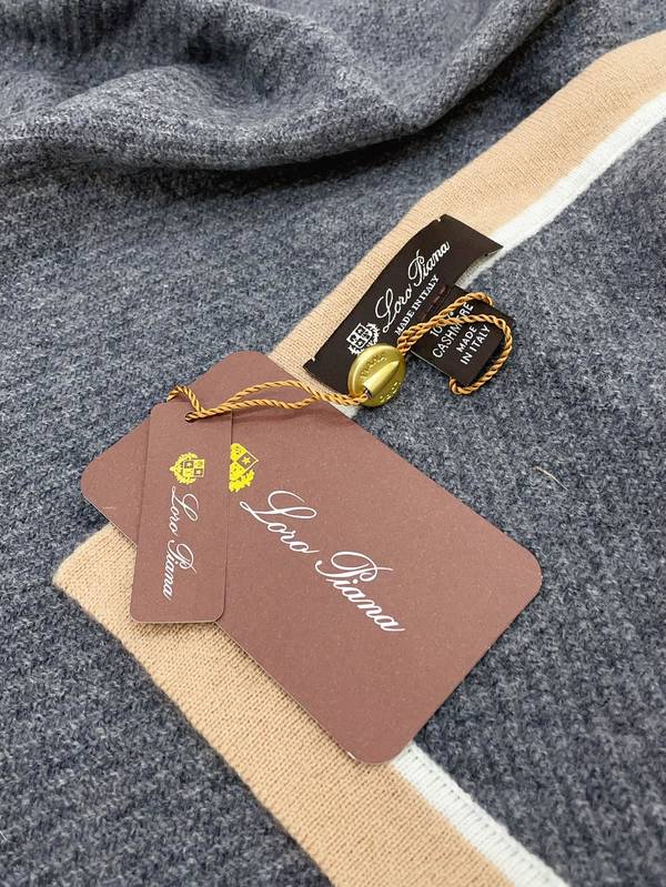Loro Piana Cloak LPC00037 Loro Piana Cloak LPC00037